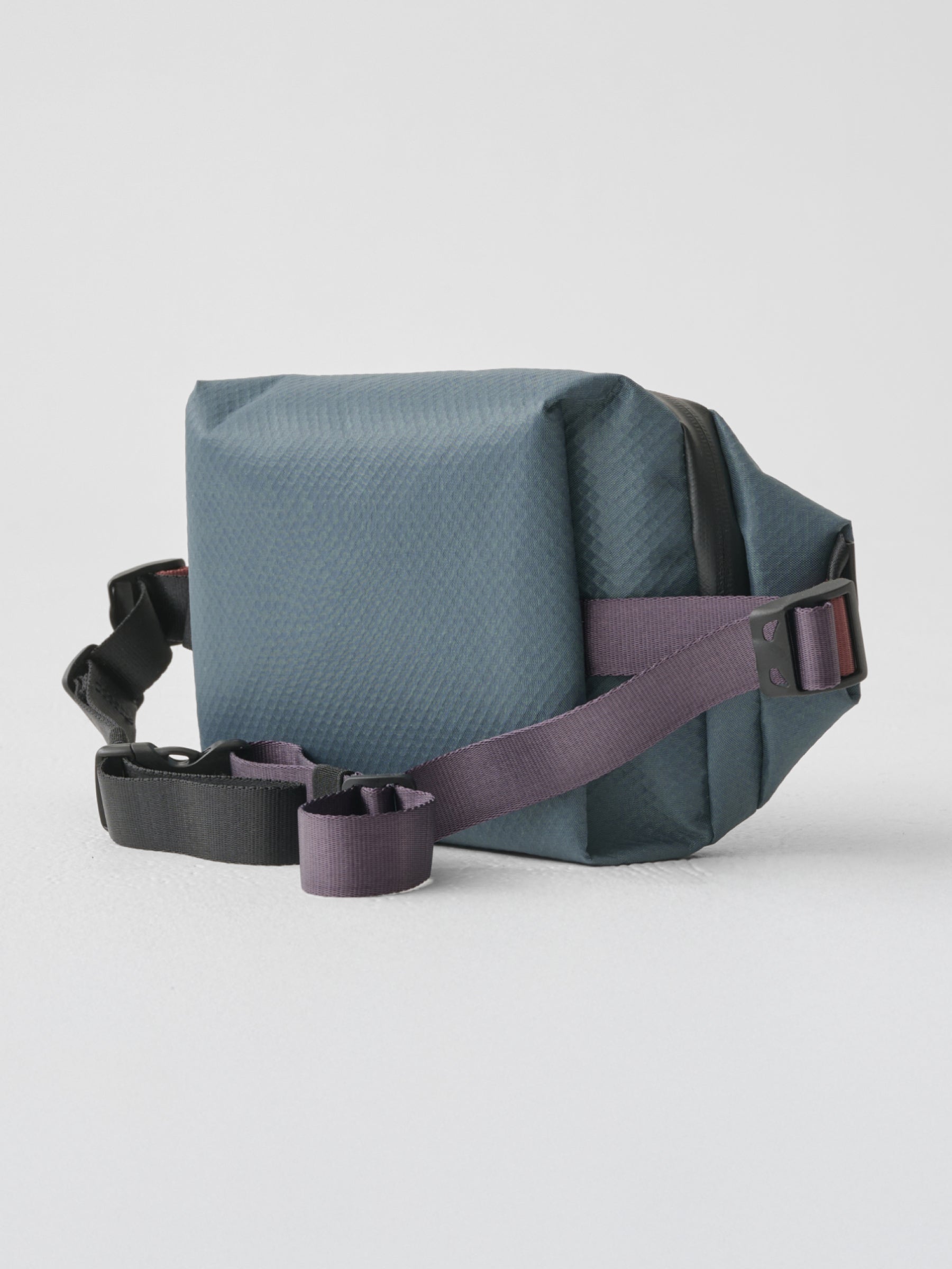 maap&côte&ciel Sling Bag